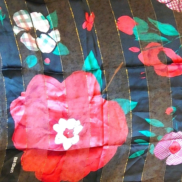 New Bill Blass Silk Scarf 34" x 34" - Picture 2 of 2